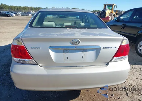 2006 Toyota Camry Le z USA, uszkodzony, nr VIN 4T1BE32KX6U664359